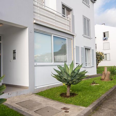 P&H Holiday Beach Apt Ponta Delgada Exterior foto